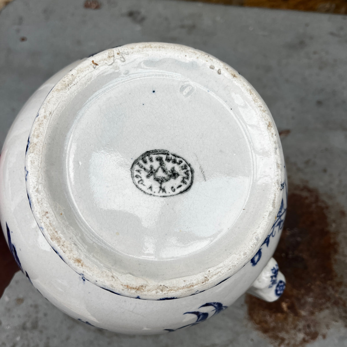 Antique French Sarreguemines blue and white transferware wash jug and bowl, decorated with a traditional cockerel pattern.