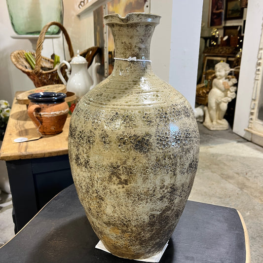 Large ceramic Yunnan vase featuring intricate patterns and a glossy finish, inspired by traditional Chinese craftsmanship