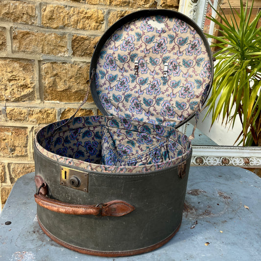 Vintage Edwardian / Victorian Hat Box