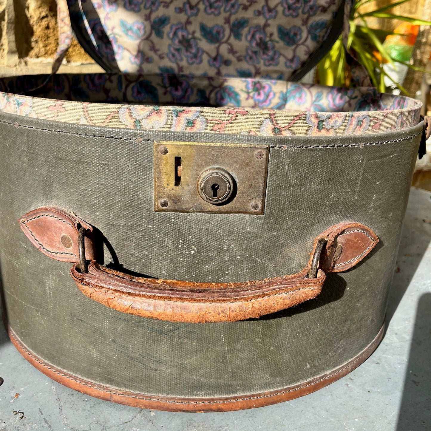 Vintage Edwardian / Victorian Hat Box