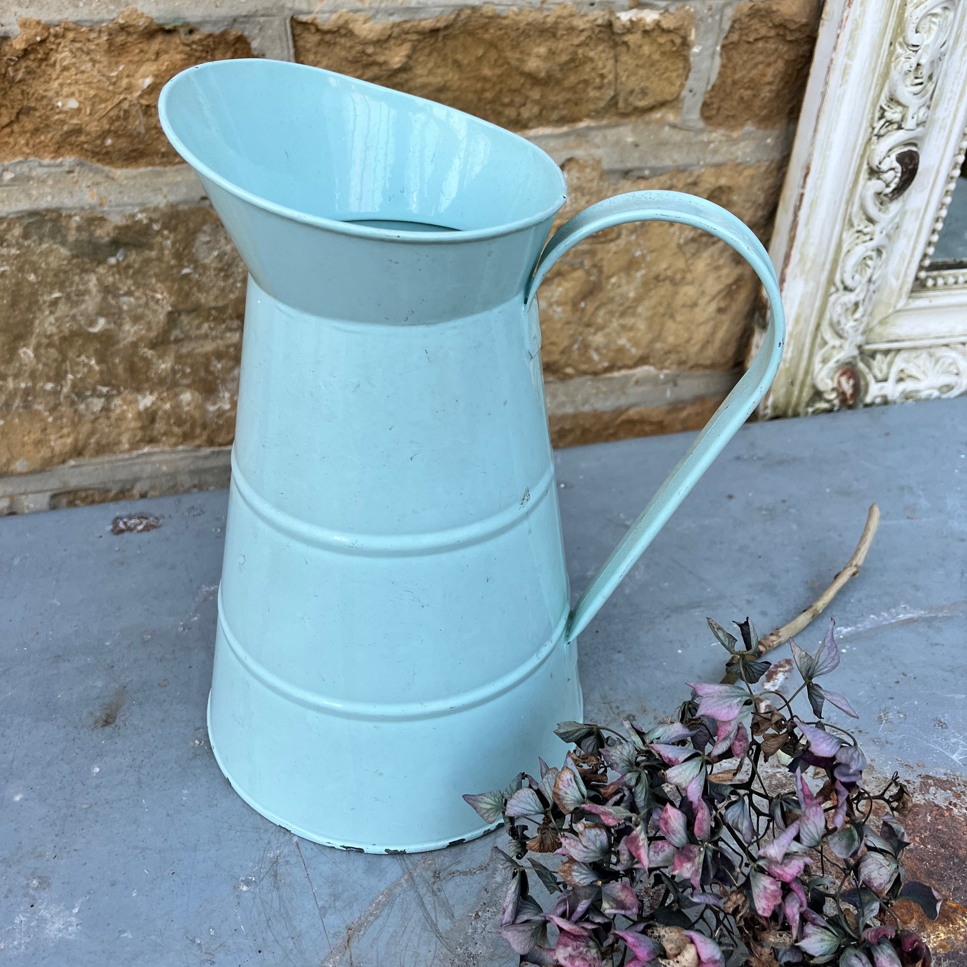 Vintage green enamel jug which would look great in any kitchen