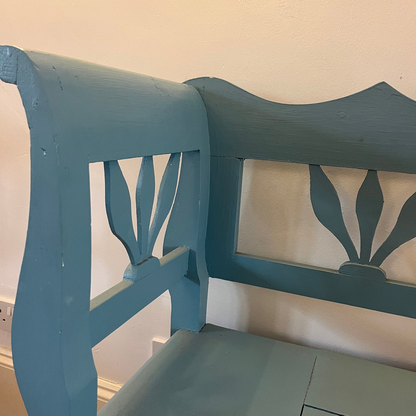 Blue Fleur des Lys style bench