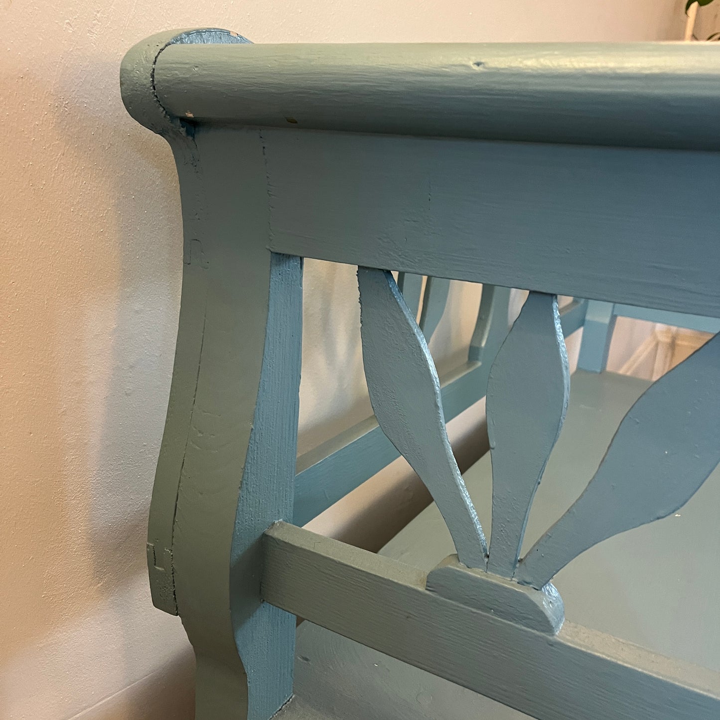 Blue Fleur des Lys style bench