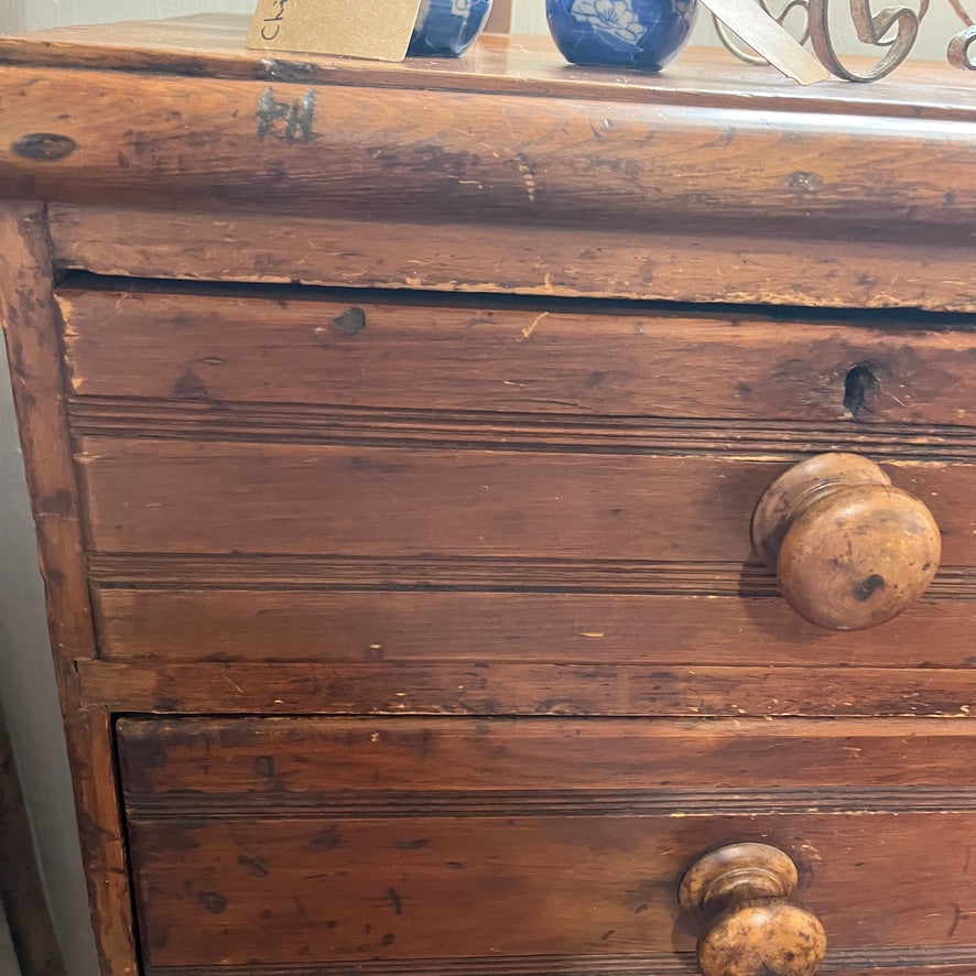 Chest of drawers