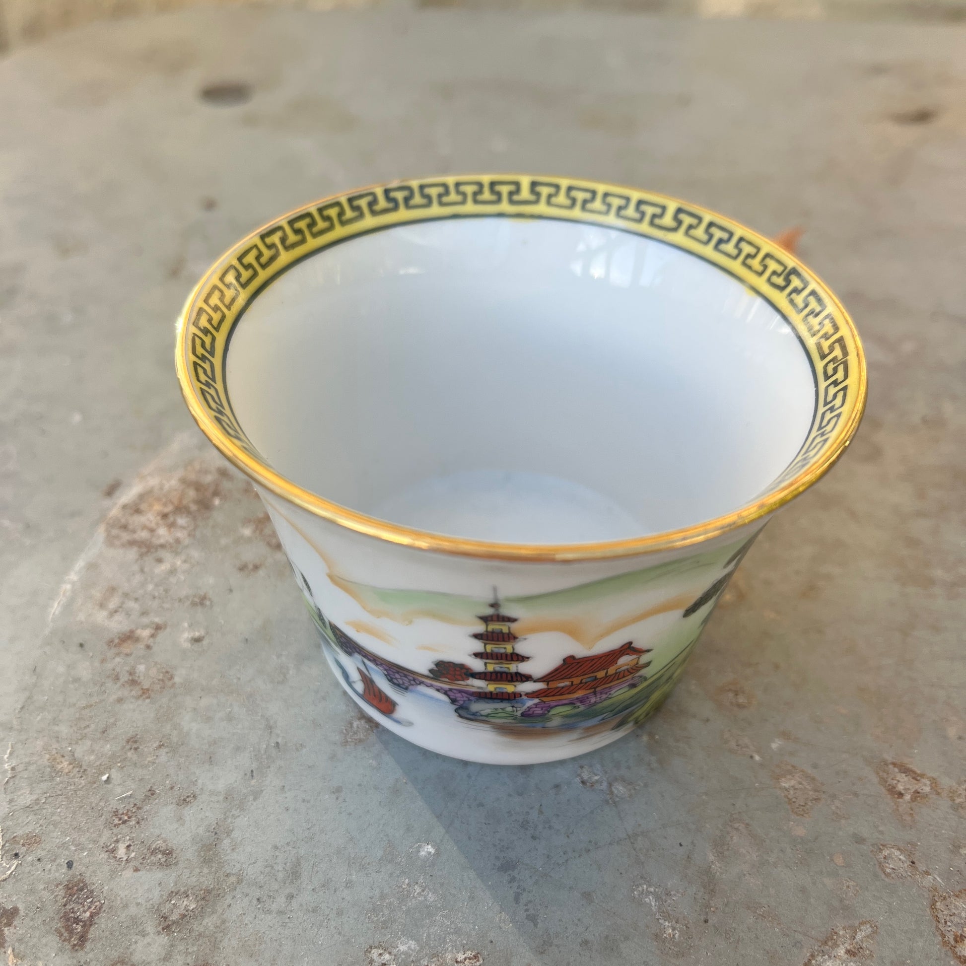 Vintage Japanese coffee / tea set by Noritake, crafted from fine porcelain with gilded accents. The set includes cups, saucers, sugar bowl, milk jug and a teapot, featuring delicate hand-painted designs and a classic, elegant finish.