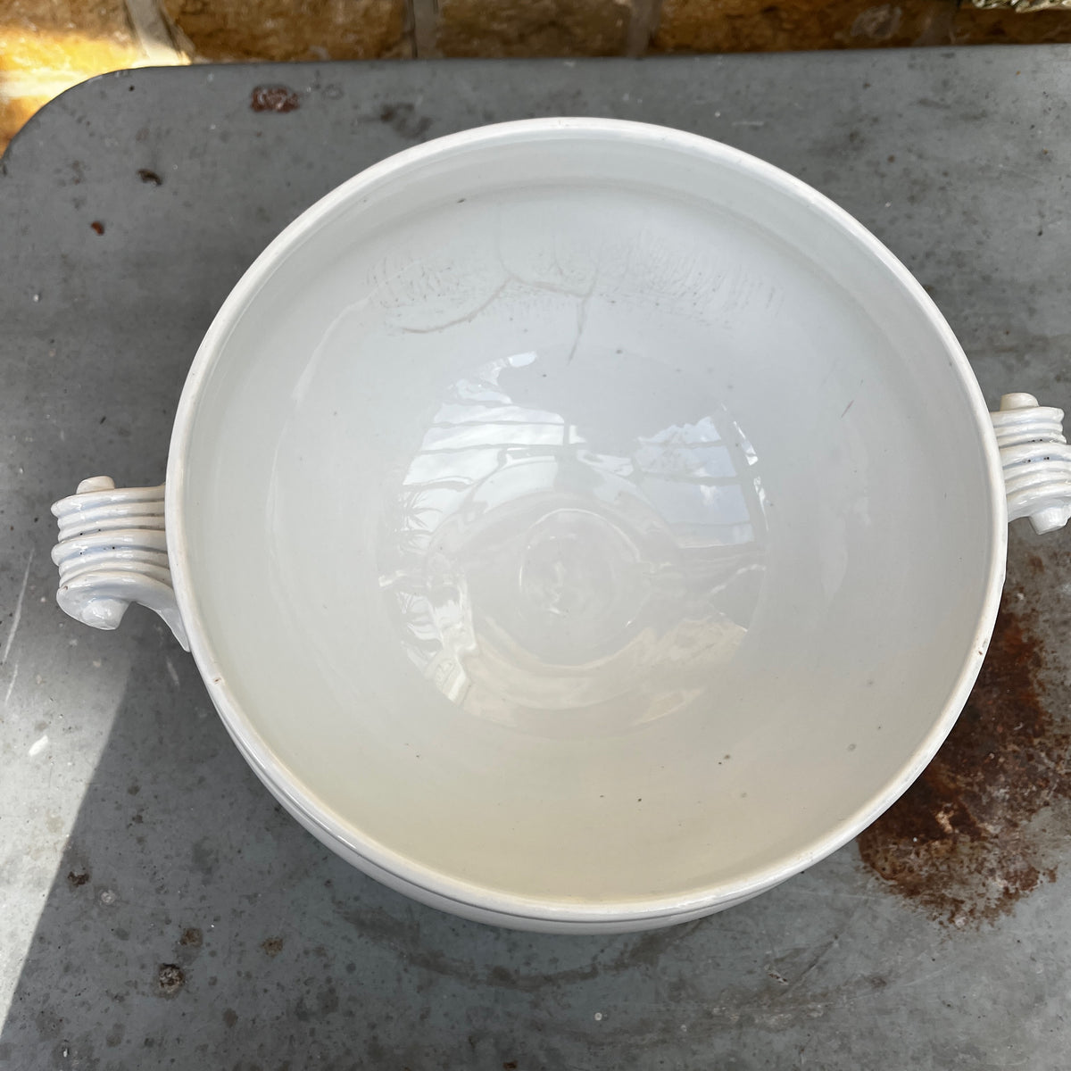 White porcelain soup tureen with a matching lid, made by Ch. Pillivuyt & Cie
