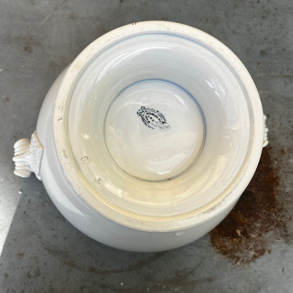 White porcelain soup tureen with a matching lid, made by Ch. Pillivuyt & Cie